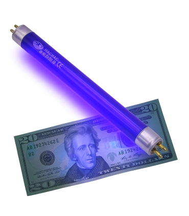 لامپ تست اسکناس ۴ وات بلک‌لایت هایچاعو در حال تشخیص اسکناس تقلبی با نور UV